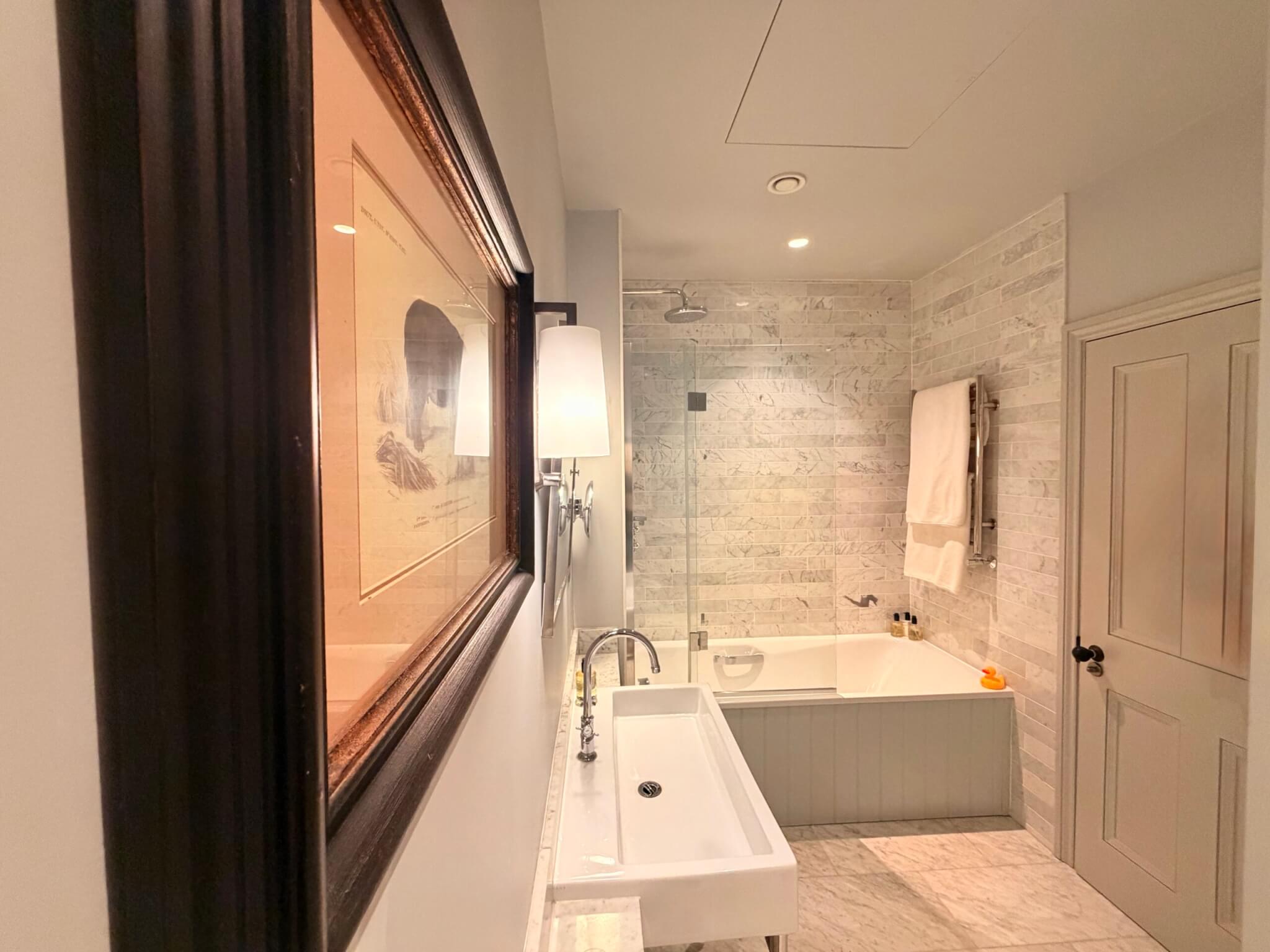 Lion Inn Feature Bathroom